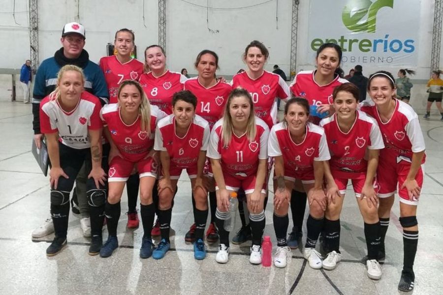 Futsal: goleada y punta para las chicas