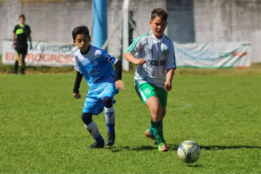 Paraná Campaña: los chicos jugaron la sexta