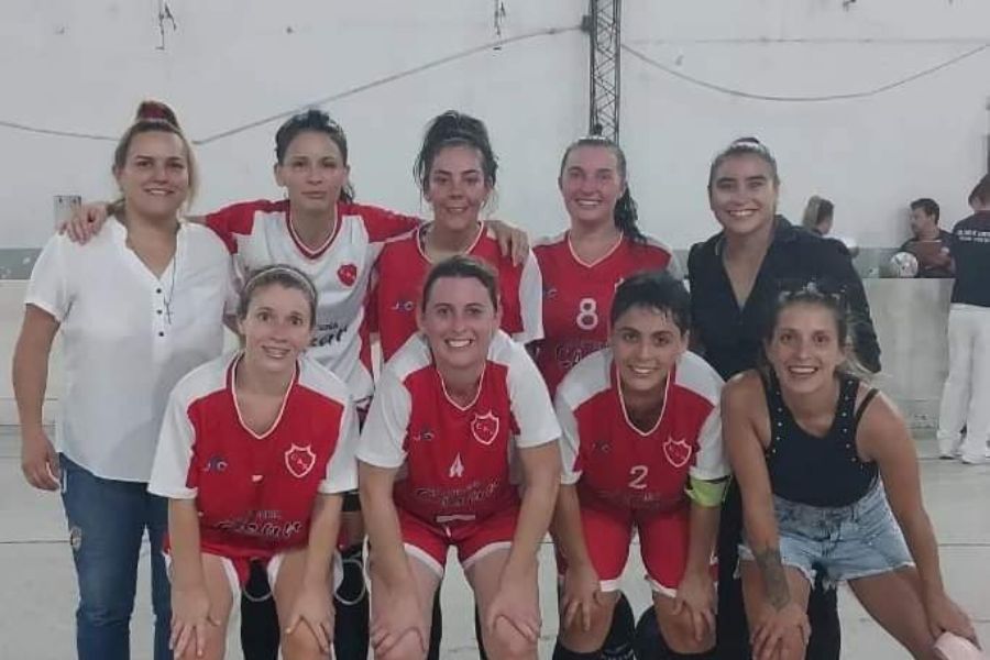 Futsal: golearon en el debut