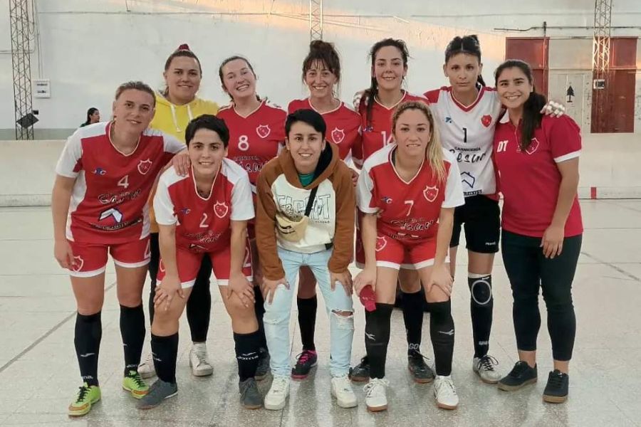 Futsal: Las chicas del rojo debutaron con goleada